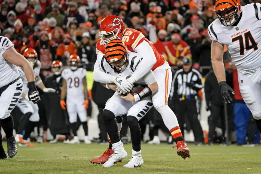 Chiefs DT Chris Jones Makes It Clear; He Is Holding Out