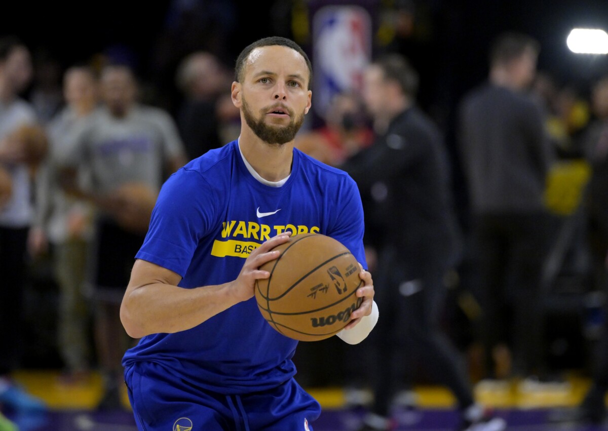 May 12, 2023; Los Angeles, California, USA; Golden State Warriors guard Stephen Curry (30) warms up prior to game six of the 2023 NBA playoffs against the Los Angeles Lakers at Crypto.com Arena. Mandatory Credit: Jayne Kamin-Oncea-USA TODAY Sports (NBA news)