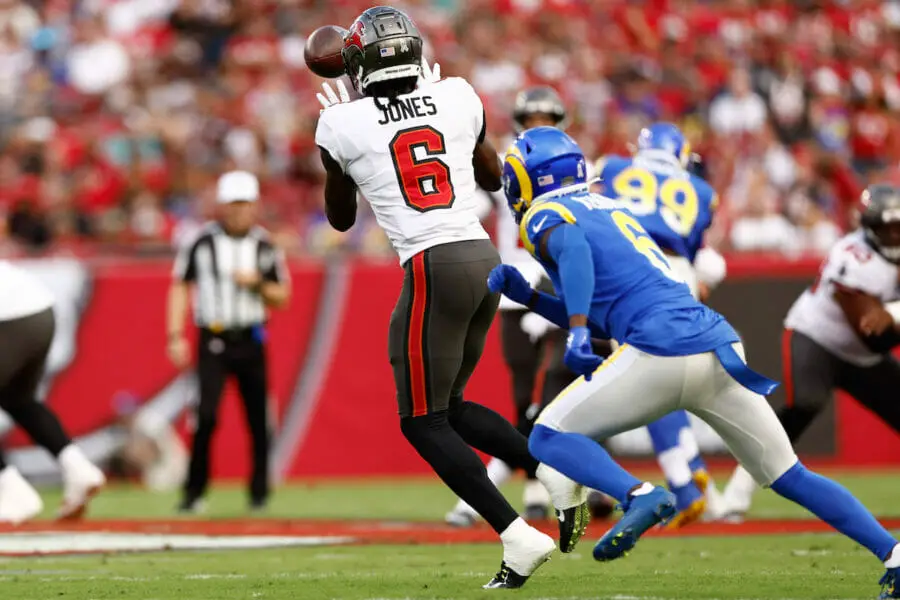Nov 6, 2022; Tampa, Florida, USA; Tampa Bay Buccaneers wide receiver Julio Jones (6) makes a reception against the Los Angeles Rams during the first quarter at Raymond James Stadium. Mandatory Credit: Douglas DeFelice-USA TODAY Sports (Green Bay Packers - NFL)