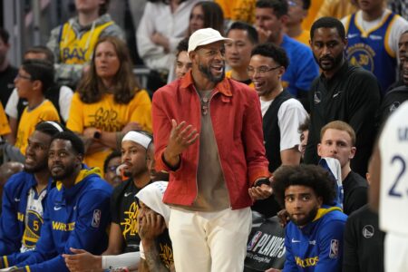 Apr 23, 2023; San Francisco, California, USA; Golden State Warriors forward Andre Iguodala (center) stands in front of the bench during the fourth quarter of game four of the 2023 NBA playoffs against the Sacramento Kings at Chase Center. Mandatory Credit: Darren Yamashita-USA TODAY Sports (NBA News)