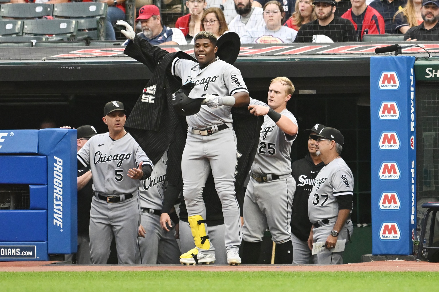 MLB News: Chicago White Sox Center Fielder Becomes 1st Player In Franchise  History With This Accomplishment