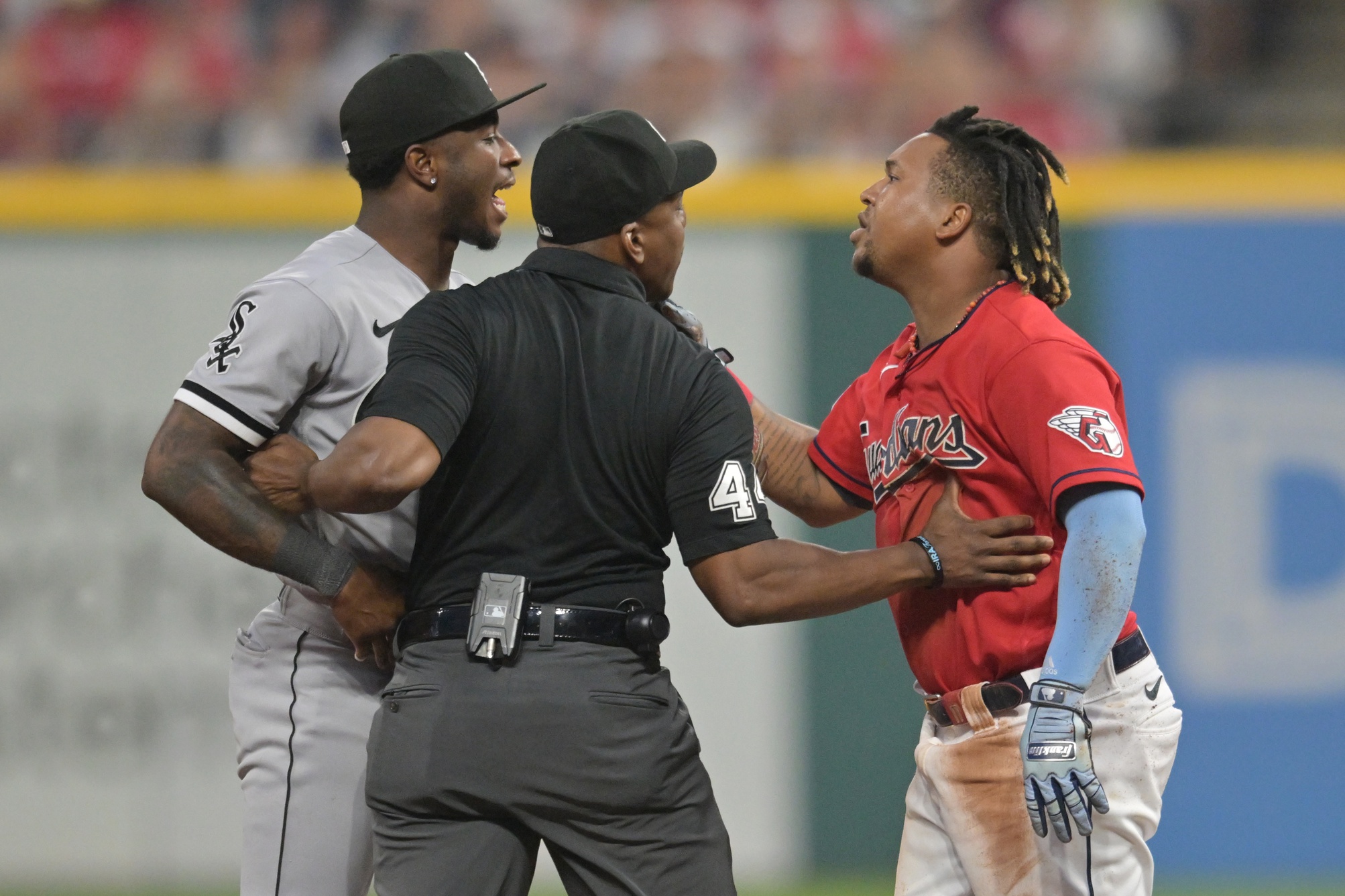 MLB World Reacts To Epic Tim Anderson and Jose Ramirez Fight (video)