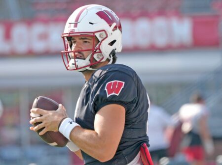 Wisconsin Badgers This Year’s College Football Sleeper? USATSI 21179647
