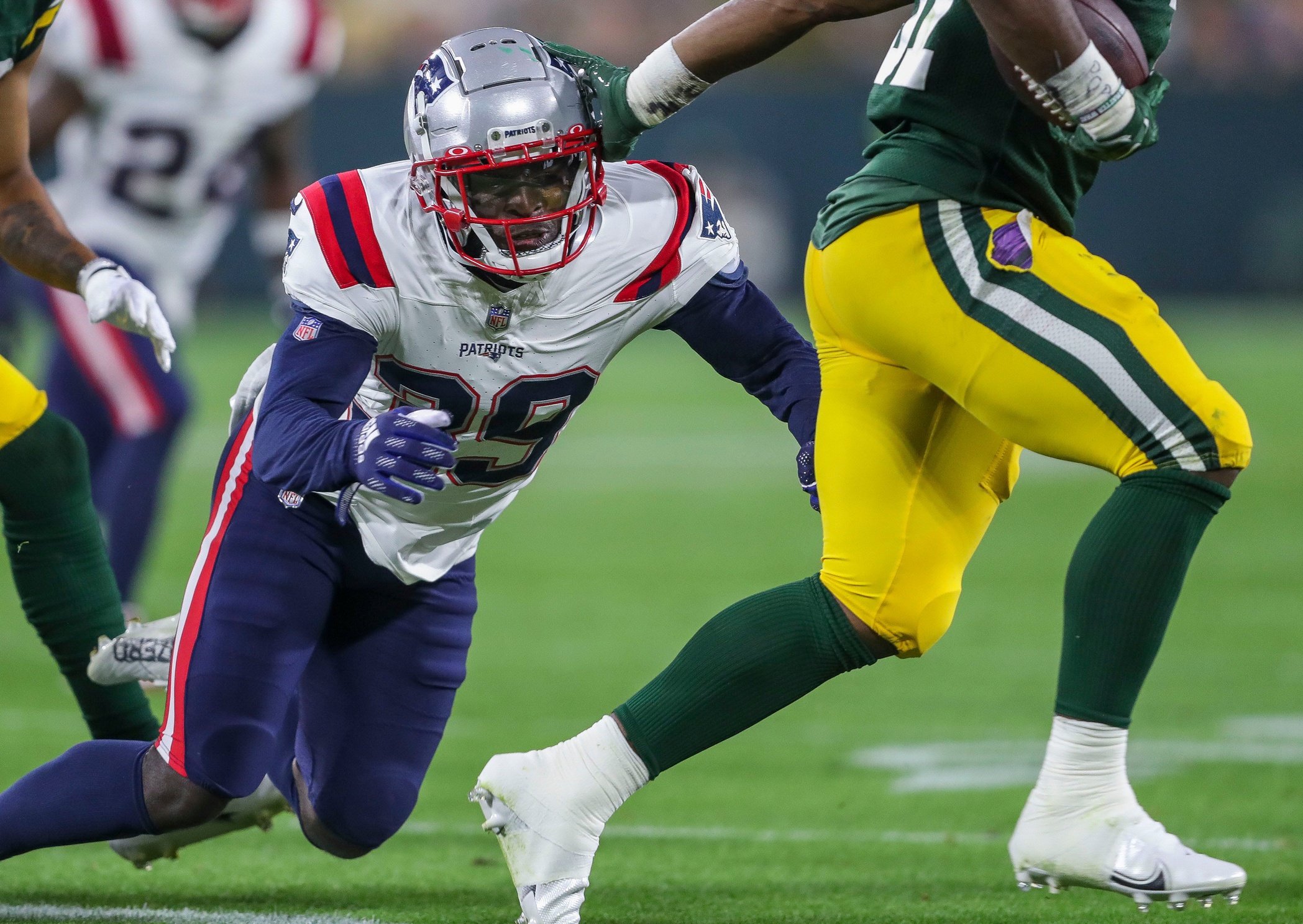 New England Patriots, Green Bay Packers Issue Statements After Isaiah  Bolden's Injury Suspends Game