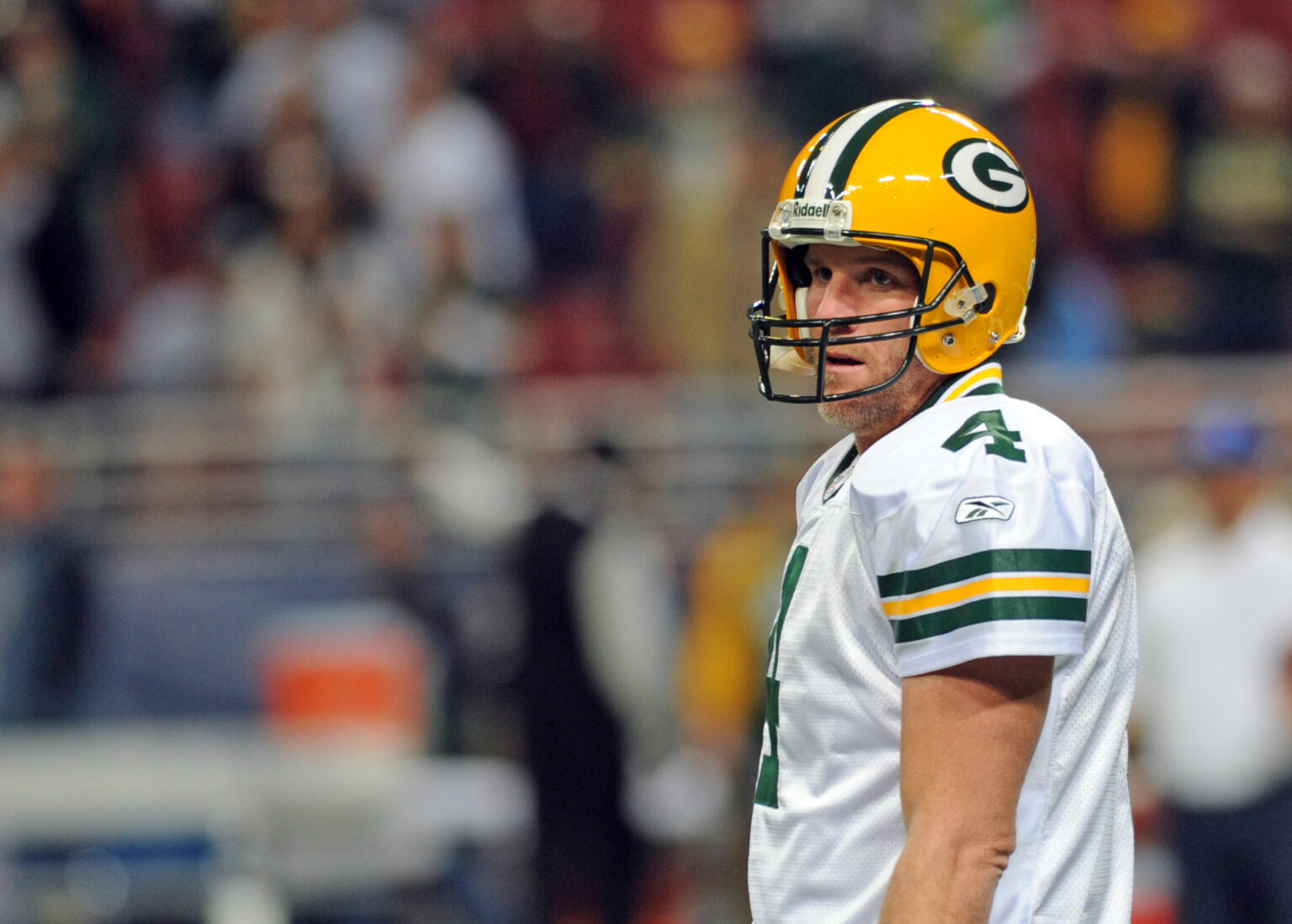 Favre breaks Mississippi career passing marks