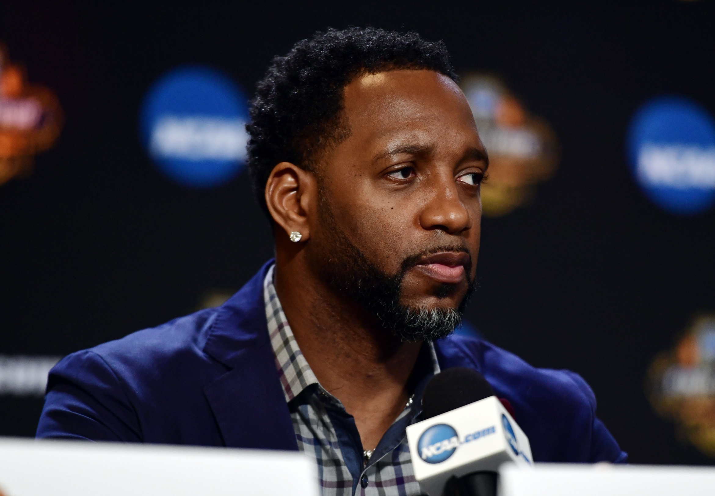 Apr 1, 2017; Glendale, AZ, USA; NBA former play Tracy McGrady is interviewed during the Naismith Hall of Game Press Conference at University of Phoenix Stadium. Mandatory Credit: Joe Camporeale-USA TODAY Sports (NBA News)