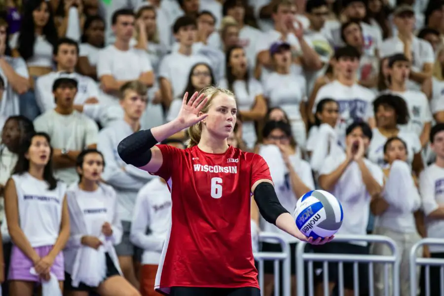 Wisconsin Badgers volleyball sweeps Northwestern