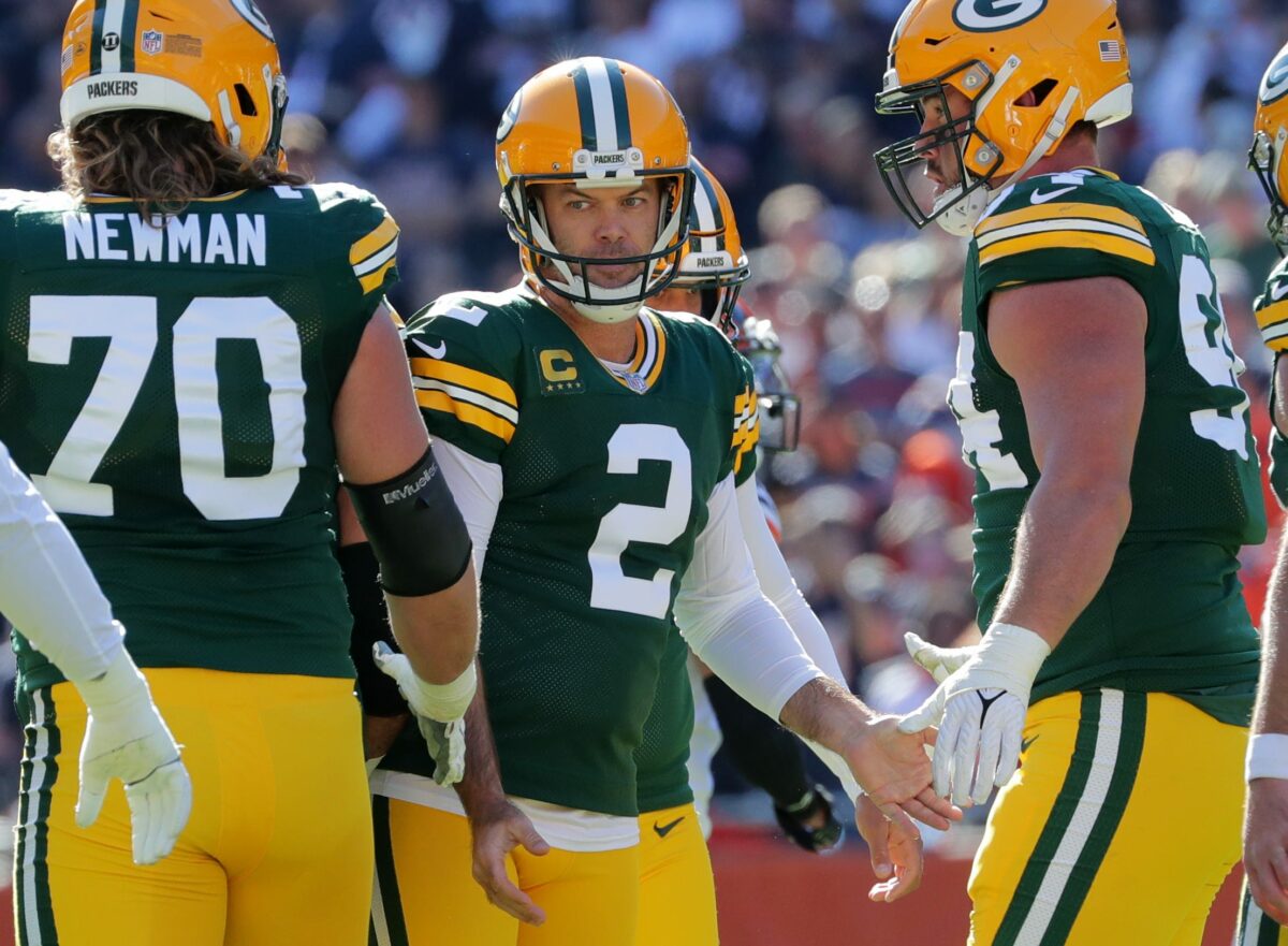 Green Bay Packers place kicker Mason Crosby (2) is congratulated by teammates after kicking a 39-yard field goal during the second quarter of their game Sunday, October 17m 2021 at Solider Field in Chicago, Ill. The Green Bay Packers beat the Chicago Bears 24-14. © MARK HOFFMAN/MILWAUKEE JOURNAL SENTINEL / USA TODAY NETWORK