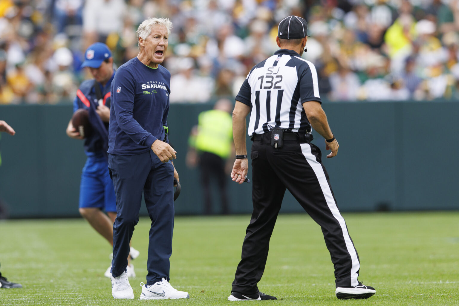 Love connects with Watson on TD pass as Packers close preseason with 19-15  victory over Seahawks