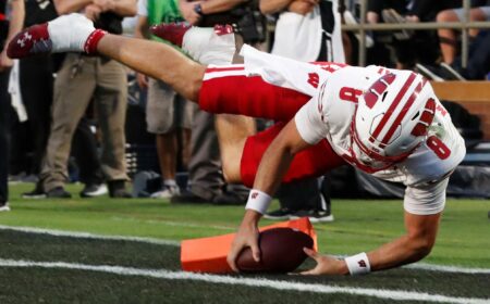 Luke Fickell names Wisconsin Badgers players of the week