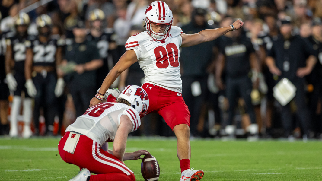 Nathanial Vakos named Big Ten Special Teams Player of the Week for the Wisconsin Badgers