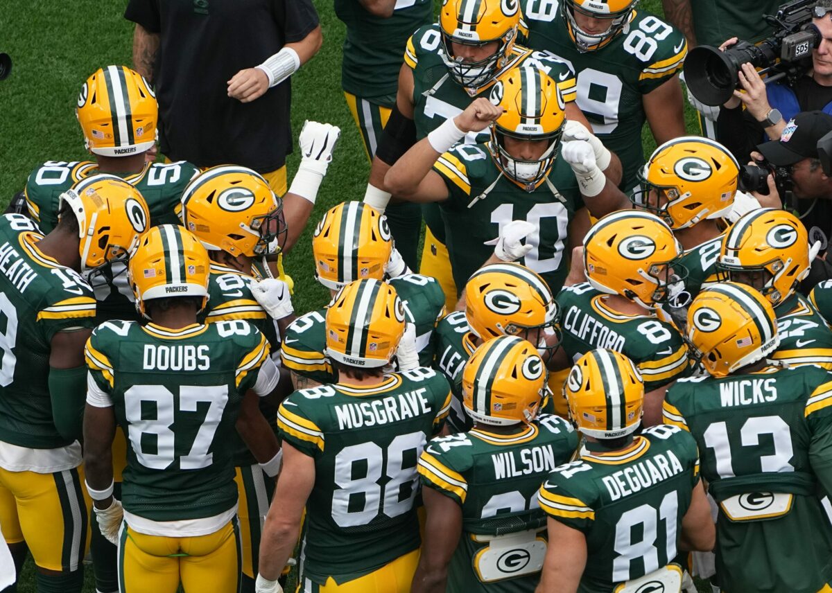 Love rallies Green Bay back from 17-0 deficit