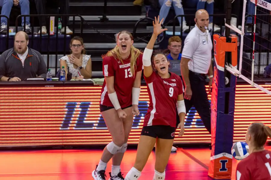 Wisconsin Volleyball takes home a weekly honor.