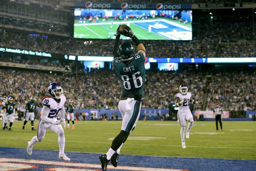 Oct 11, 2018; East Rutherford, NJ, USA; Philadelphia Eagles tight end Zach Ertz (86) catches a touchdown pass against New York Giants cornerback Janoris Jenkins (20) during the second quarter at MetLife Stadium. Mandatory Credit: Brad Penner-USA TODAY Sports (Green Bay Packers)