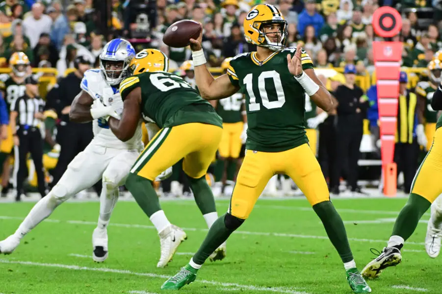 Sep 28, 2023; Green Bay, Wisconsin, USA; Green Bay Packers quarterback Jordan Love (10) looks to pass in the second quarter against the Detroit Lions at Lambeau Field. Mandatory Credit: Benny Sieu-USA TODAY Sports