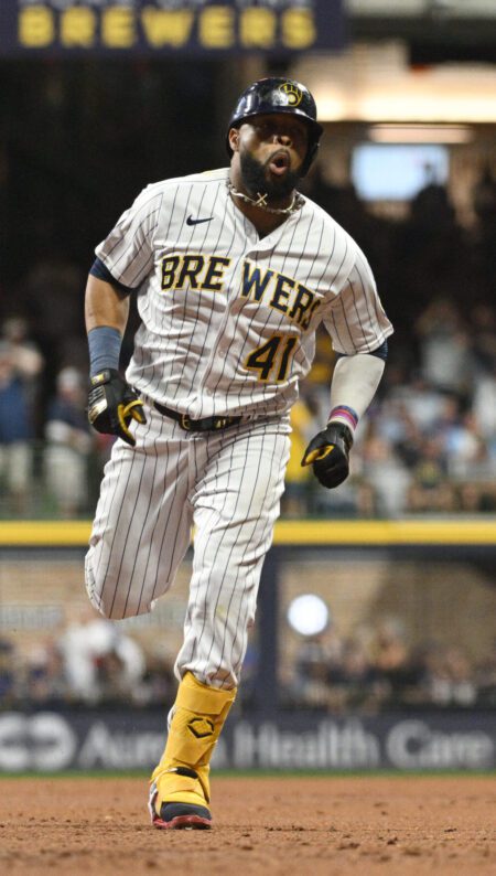 Milwaukee Brewers May Be Unwilling To Meet Salary Demands Set By Free Agent 1B Carlos Santana Milwaukee Brewers, Brewers News, Brewers Rumors, Carlos Santana