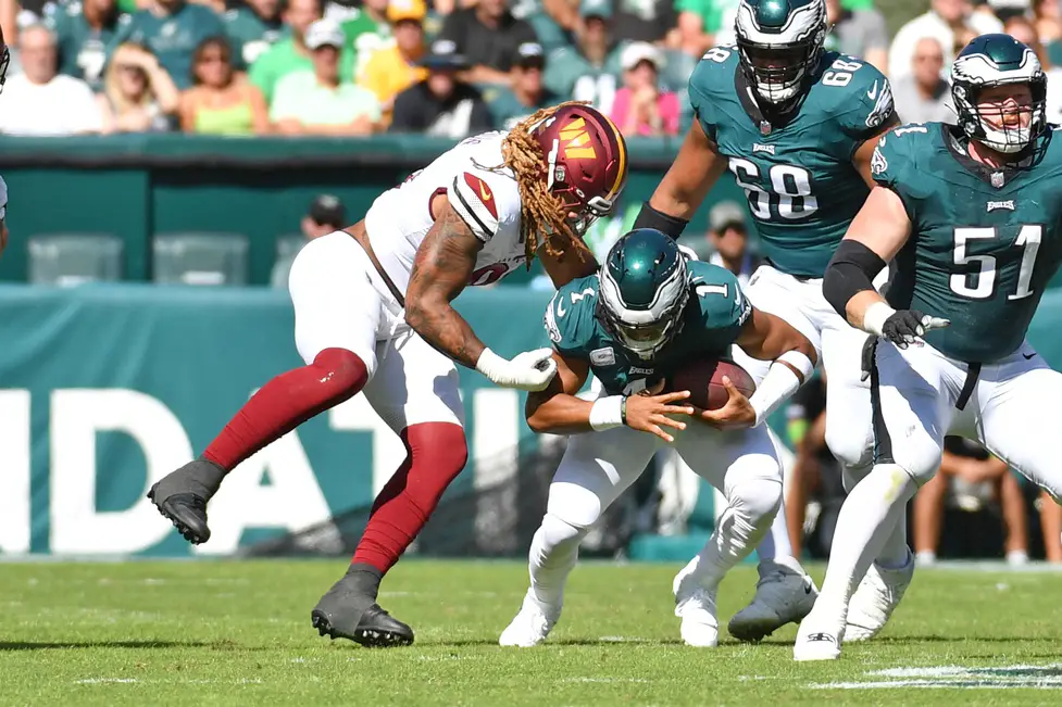 Jordan Love, Jalen Hurts inadvertently make perhaps the greatest sports  picture of all-time