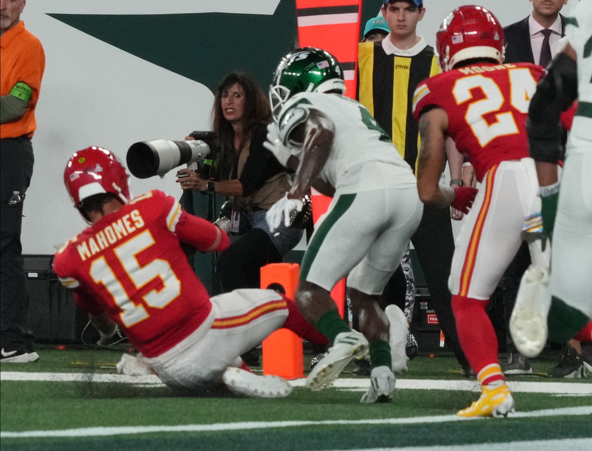 NFL fans frustrated with officiating in Chiefs vs Jets game; raises  questions about post-game interviews - BVM Sports