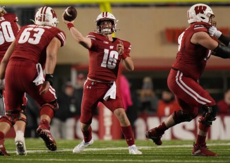 Braedyn Locke has shown flashes under center for the Wisconsin Badgers