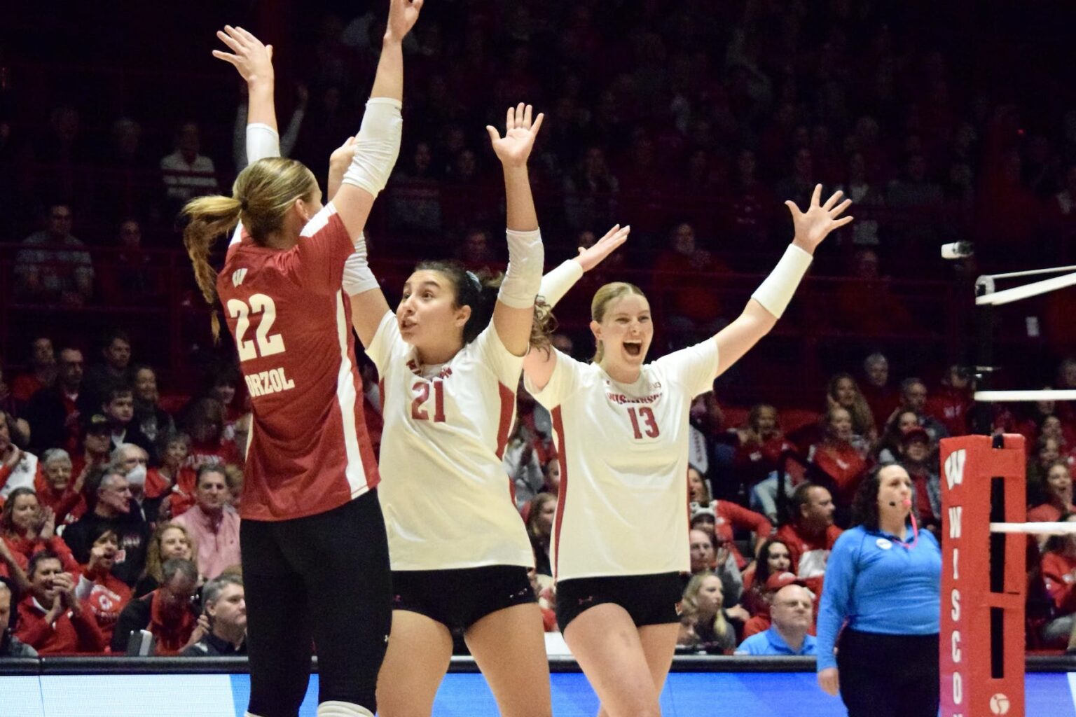 Badgers volleyball got back to their winning ways.