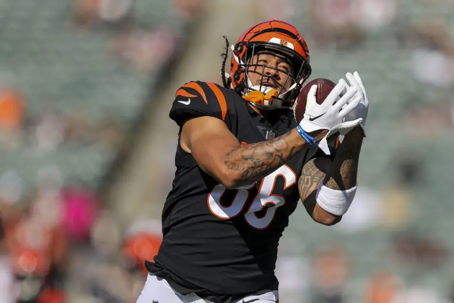 Oct 23, 2022; Cincinnati, Ohio, USA;Cincinnati Bengals tight end Devin Asiasi (86) catches a pass during warmups prior to the game against the Atlanta Falcons at Paycor Stadium. Mandatory Credit: Katie Stratman-USA TODAY Sports (Green Bay Packers)