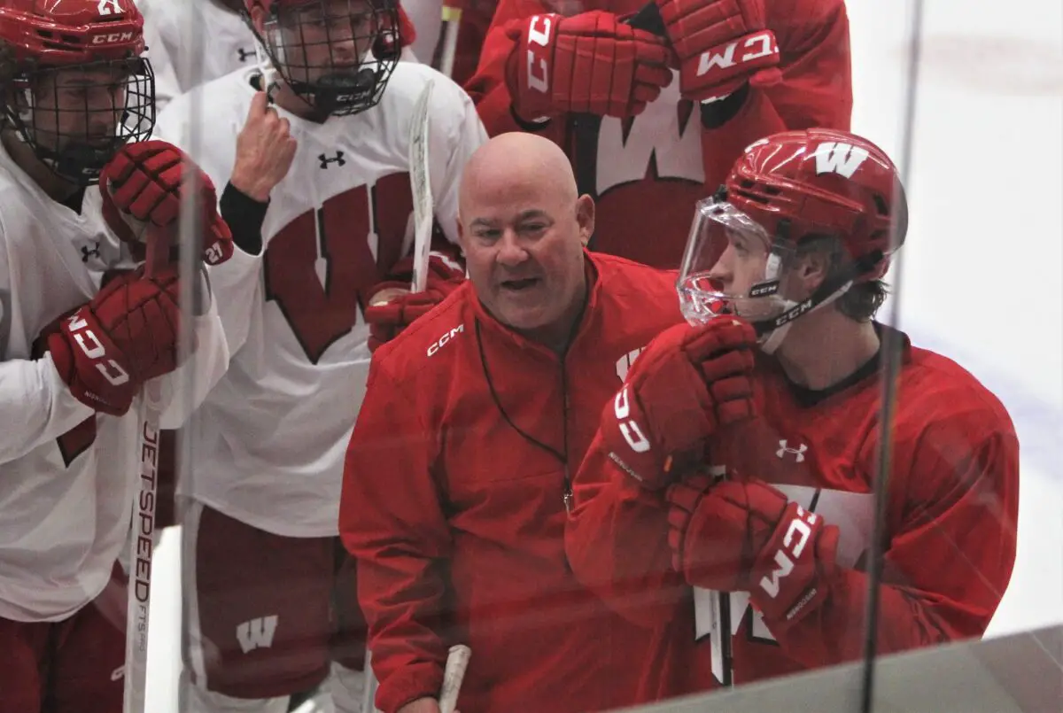 Wisconsin hockey team climbs to #5 in the nation with win over top-ranked Minnesota