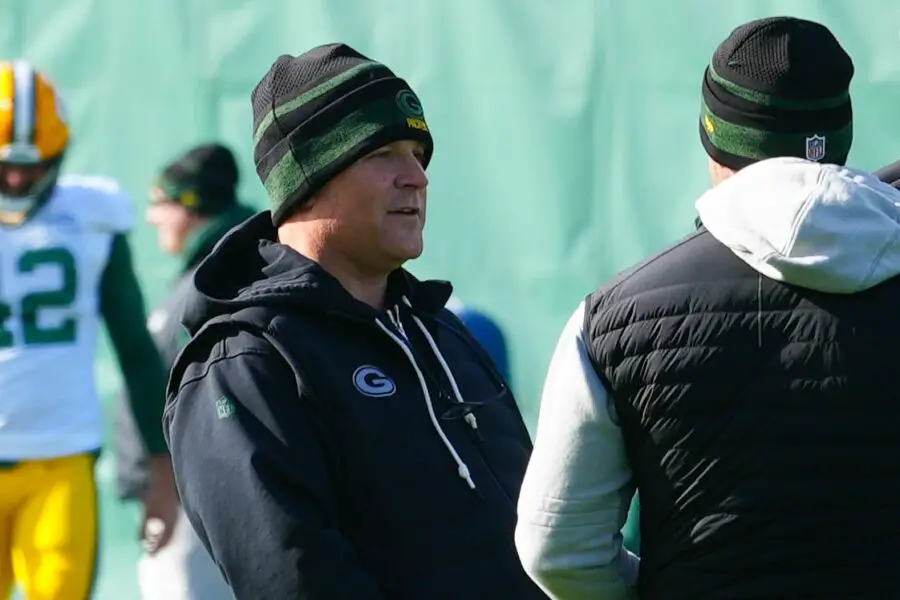 Brian Gutekunst speaks with Matt LaFleur during Green Bay Packers practice on November 1, 2023 © Kassidy Hill / USA TODAY NETWORK
