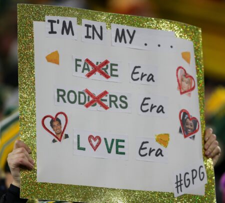 Green Bay Packers fans are supportive (finally) of Jordan Love
