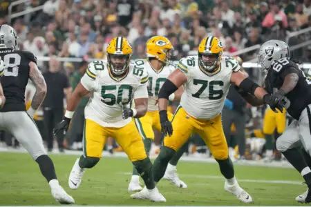 Green Bay Packers Zach Tom dominates Micah Parsons