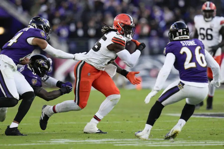 Nov 12, 2023; Baltimore, Maryland, USA; Cleveland Browns tight end David Njoku (85) runs with the ball as Baltimore Ravens safety Geno Stone (26) defends during the second half at M&T Bank Stadium. Mandatory Credit: Jessica Rapfogel-USA TODAY Sports (Green Bay Packers)