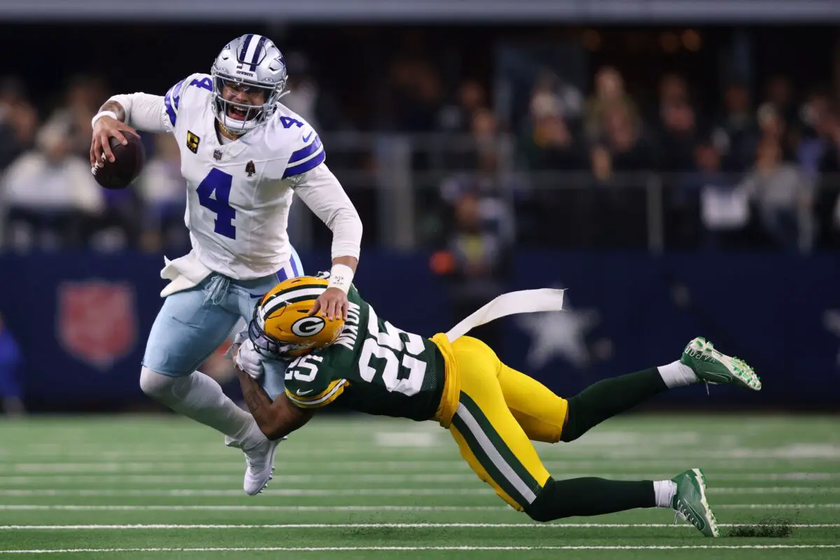 Green Bay Packers cornerback Keisean Nixon sacks Dallas Cowboys quarterback Dak Prescott