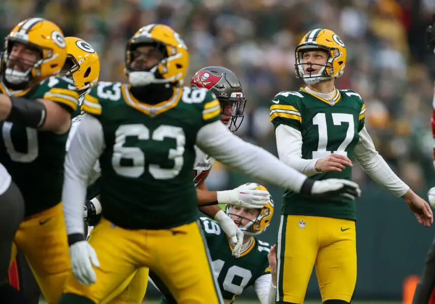 Green Bay Packers place kicker Anders Carlson (17) watches as his field goal attempt sails through the uprights against the Tampa Bay Buccaneers on Sunday, December 17, 2023, at Lambeau Field, Wis. Tampa Bay won the game, 34-20. © Tork Mason/USA TODAY NETWORK-Wisconsin / USA TODAY NETWORK