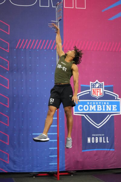 Mar 1, 2024; Indianapolis, IN, USA; Washington State defensive back Jaden Hicks (DB51) works out during the 2024 NFL Combine at Lucas Oil Stadium. Mandatory Credit: Kirby Lee-USA TODAY SportsMar 1, 2024; Indianapolis, IN, USA; Washington State defensive back Jaden Hicks (DB51) works out during the 2024 NFL Combine at Lucas Oil Stadium. Mandatory Credit: Kirby Lee-USA TODAY Sports (Green Bay Packers)