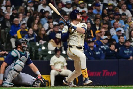 Former Milwaukee Brewers 3B signs minor league deal with Chicago White Sox Milwaukee Brewers, Brewers News, Pat Murphy. Oliver Dunn, Brewers vs Mariners