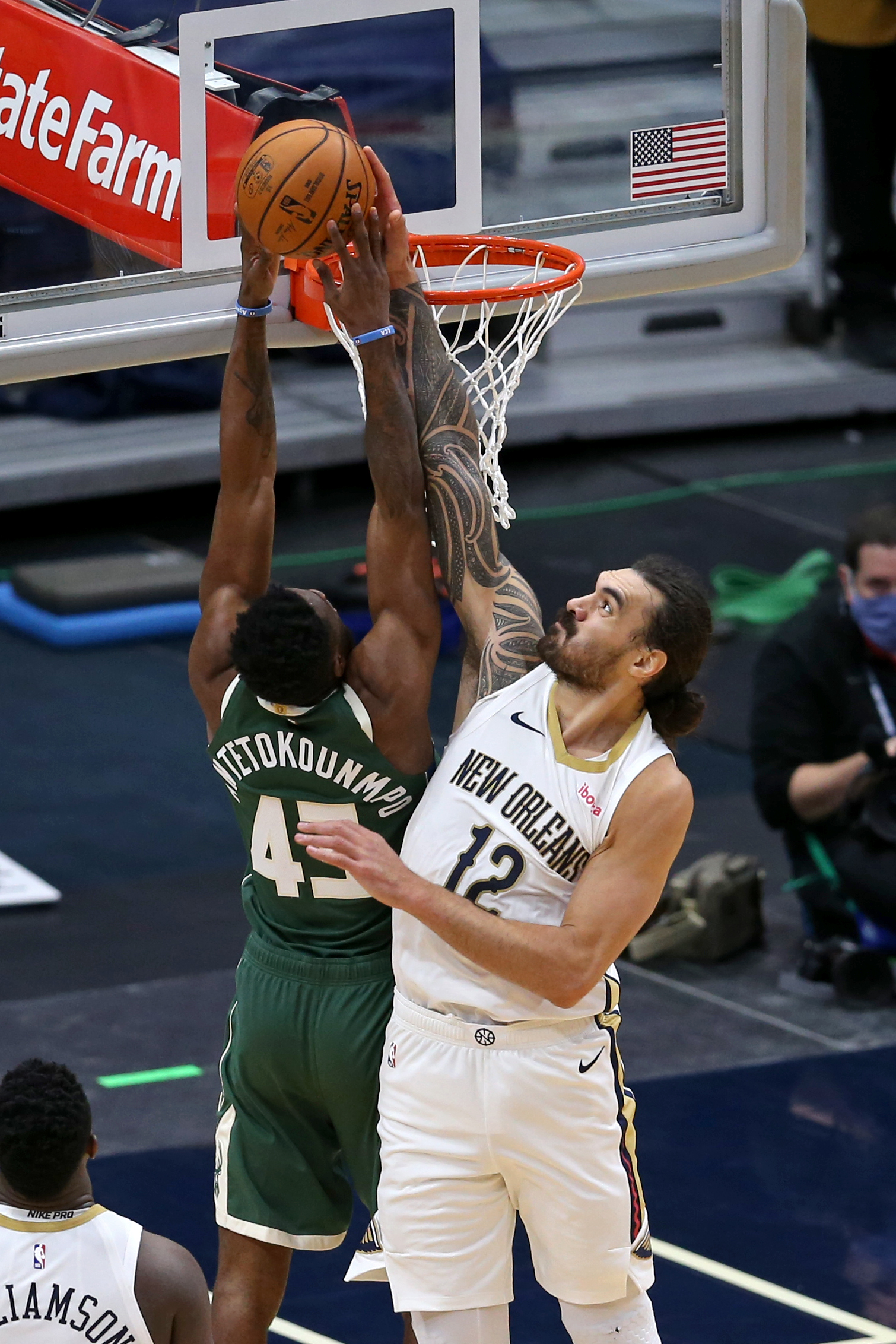 Milwaukee Bucks, Steven Adams