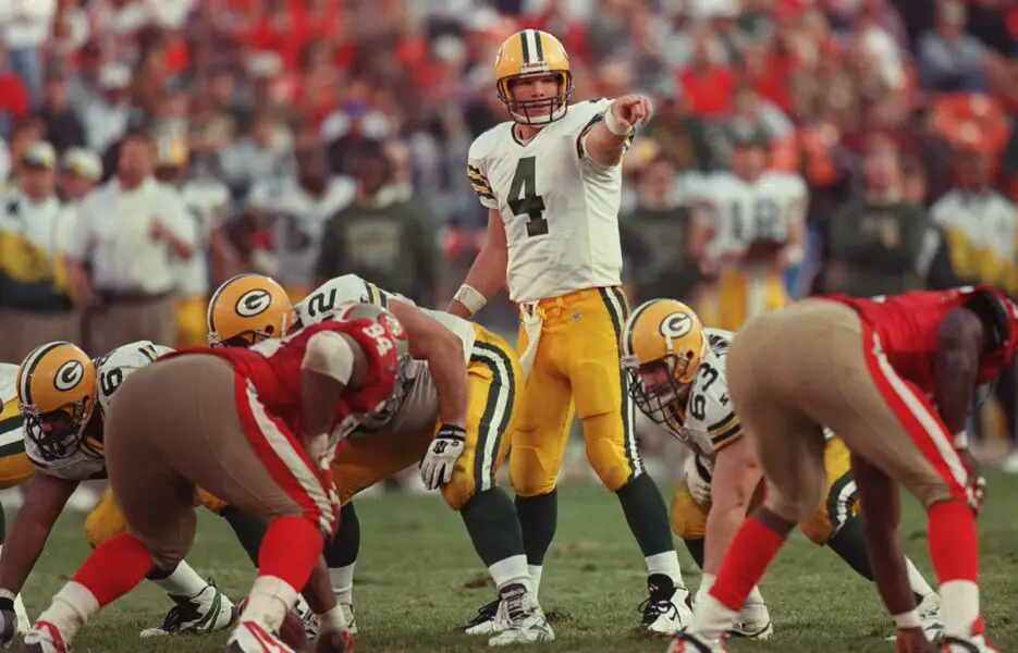 Green Bay Packers quarterback Brett Favre at the line of scrimmage on January 6, 1996. The Packers beat the 49ers, 27-17.© TOM LYNN, Milwaukee Journal Sentinel, Milwaukee Journal Sentinel via Imagn Content Services, LLC