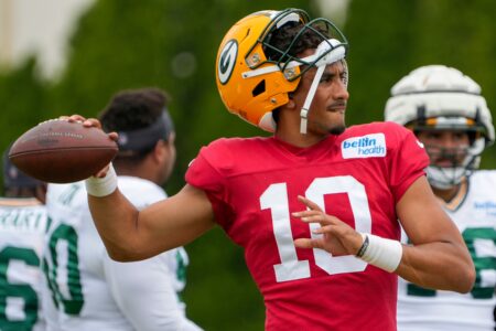 Green Bay Packers quarterback Jordan Love (10) throws a pass during a joint practice between the Green Bay Packers and the Cincinnati Bengals, Wednesday, Aug. 9, 2023, at the practice fields next to Paycor Stadium in Cincinnati. © Carter Skaggs/The Enquirer / USA TODAY NETWORK