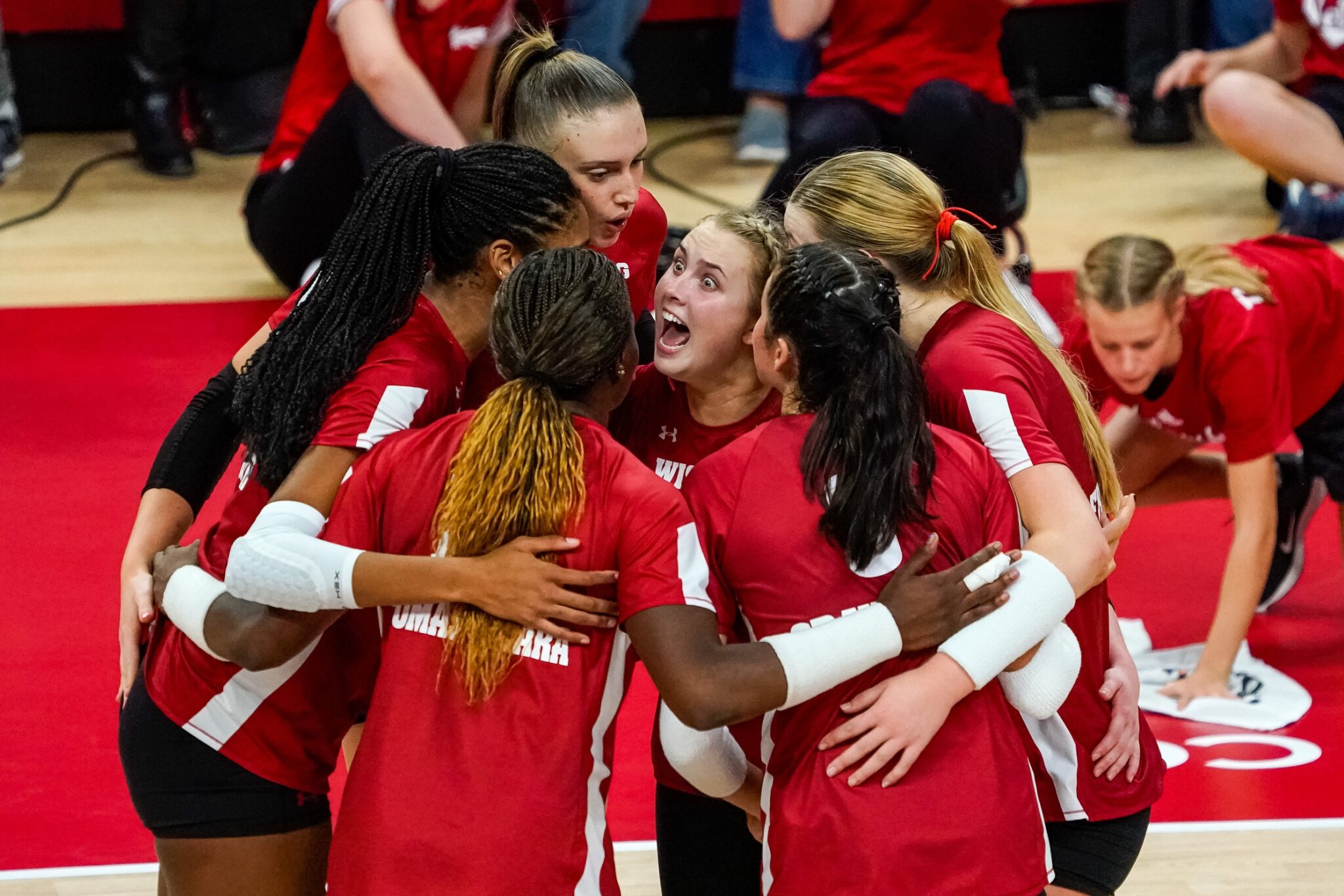 Wisconsin Volleyball Starts 03 After Losses To Strong 1 Texas, 5