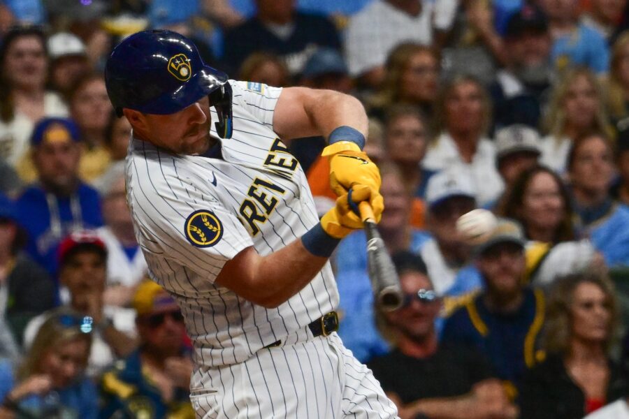 Milwaukee Brewers, Brewers News, Brewers vs Reds, Rhys Hoskins 