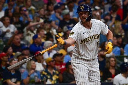 Milwaukee Brewers, Rhys Hoskins, Rhys Hoskins Trade