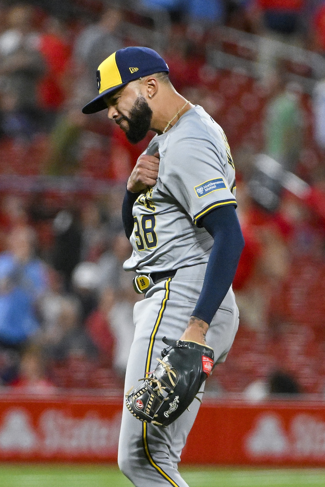 Milwaukee Brewers relief pitcher Devin Williams (38) 