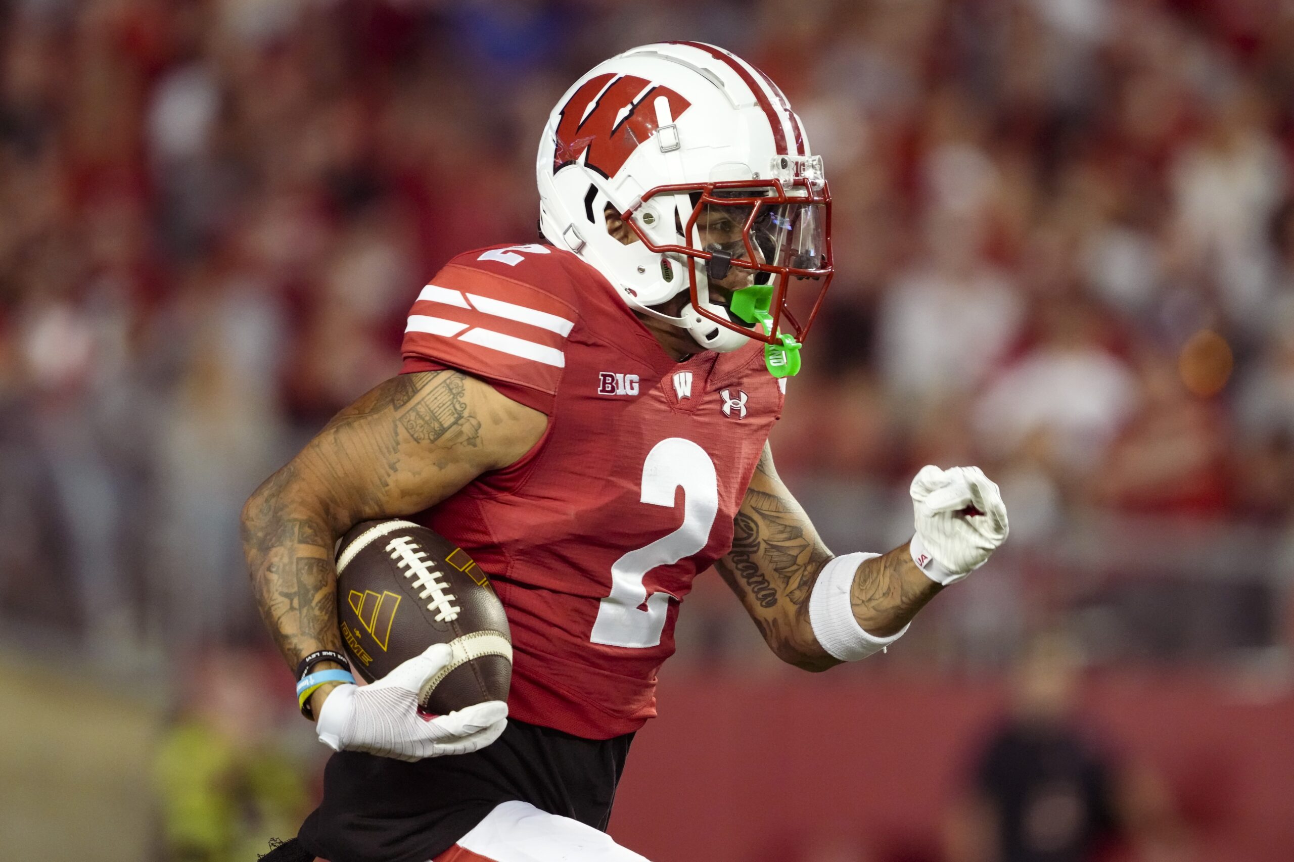 Wisconsin Badgers wide receiver Trech Kekahuna