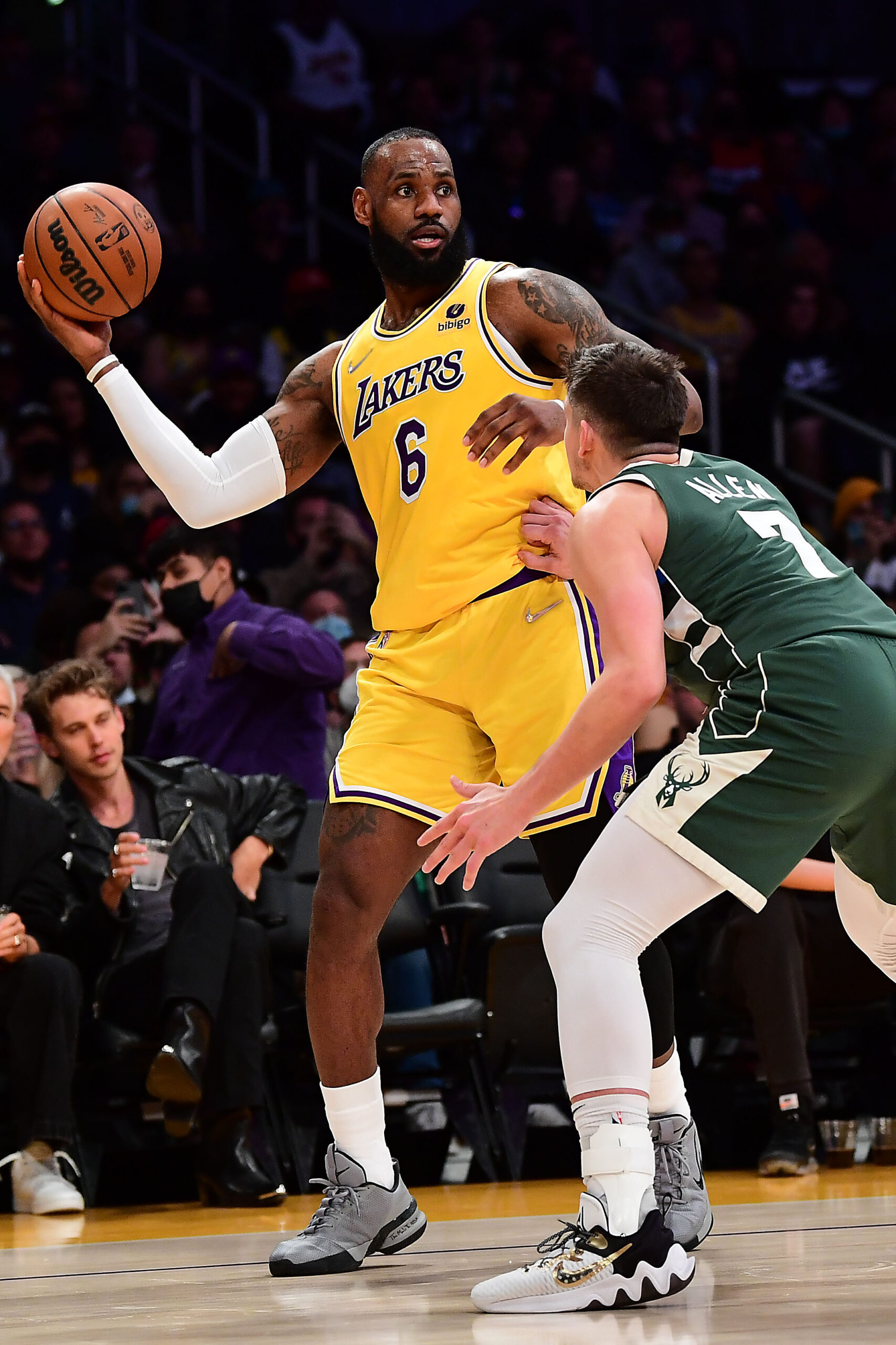 Milwaukee Bucks, LeBron James, Los Angeles Lakers