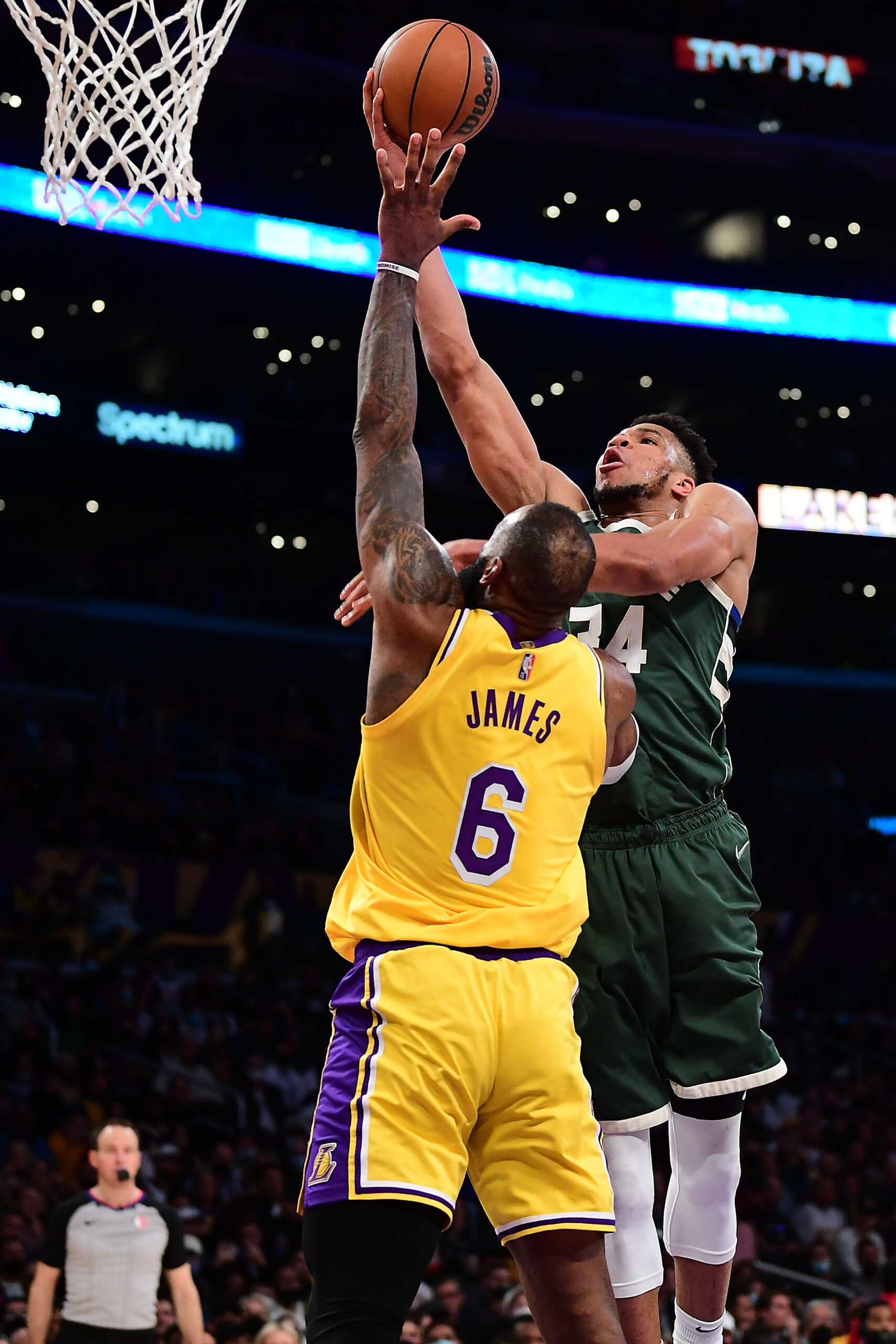 Milwaukee Bucks, LeBron James, Los Angeles Lakers