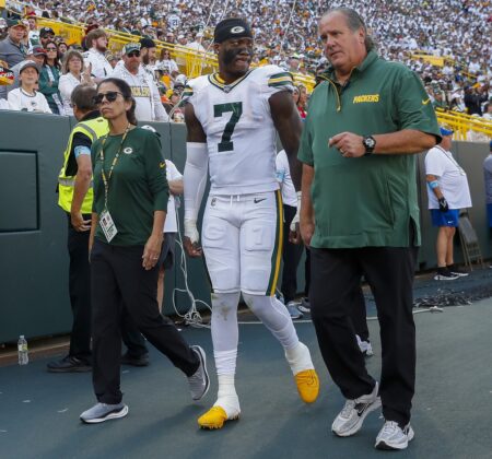 Oct 20, 2024; Green Bay, Wisconsin, USA; Green Bay Packers linebacker Quay Walker (7) is escorted to the locker room after leaving the game with an injury against the Houston Texans at Lambeau Field. Mandatory Credit: Tork Mason/Green Bay Press-Gazette via the USA TODAY NETWORK-Wisconsin-Imagn Images