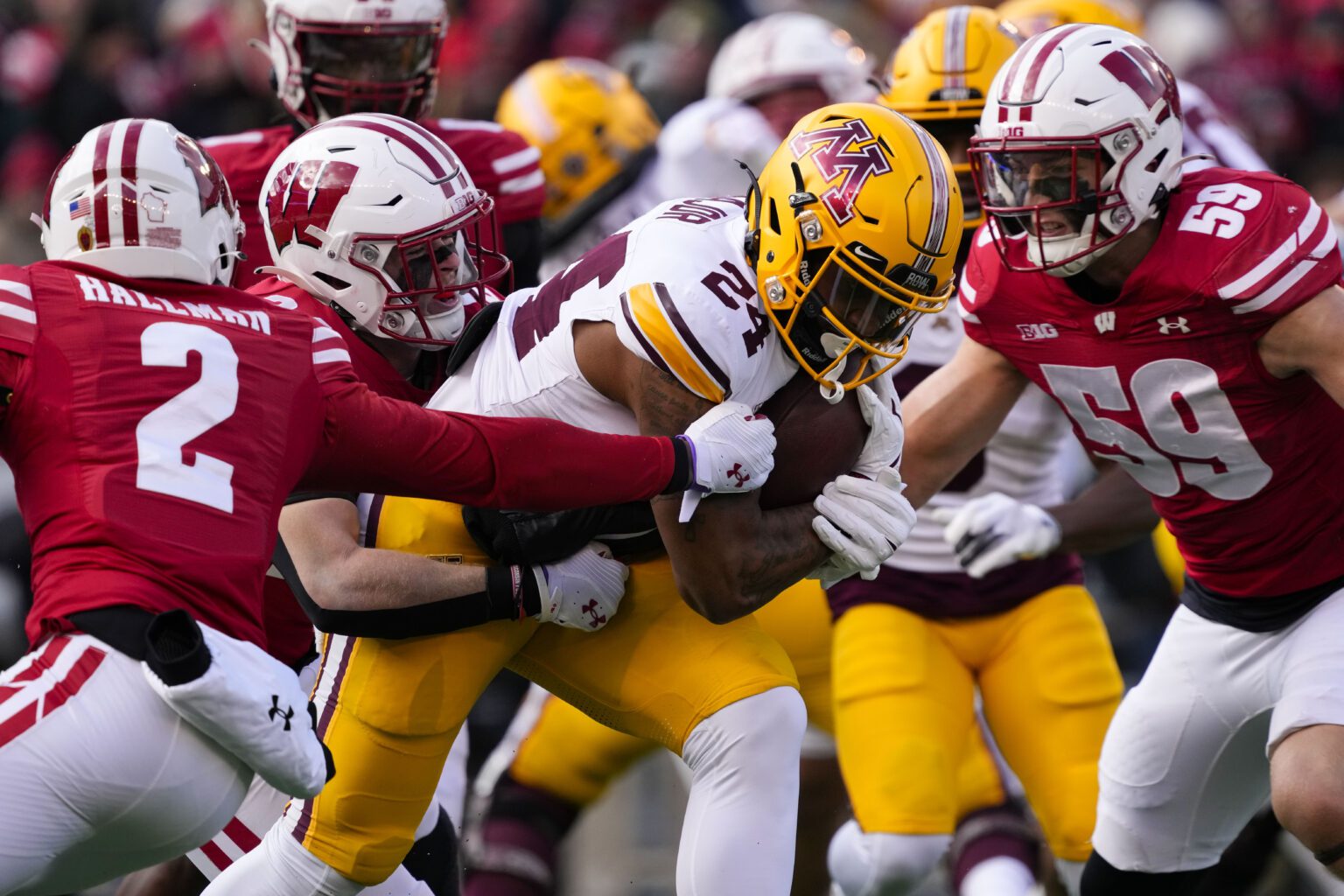 Wisconsin Football: Former 3-Star Defensive Lineman Bolts For Transfer Portal – Report USATSI 24871898