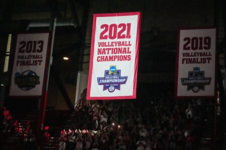 Aniya Warren, Wisconsin Badgers Volleyball, Badgers Volleyball