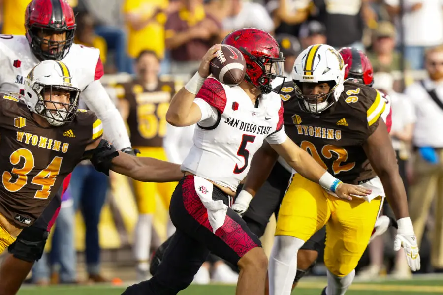 San Diego State Aztecs quarterback Danny O'Neil (5)