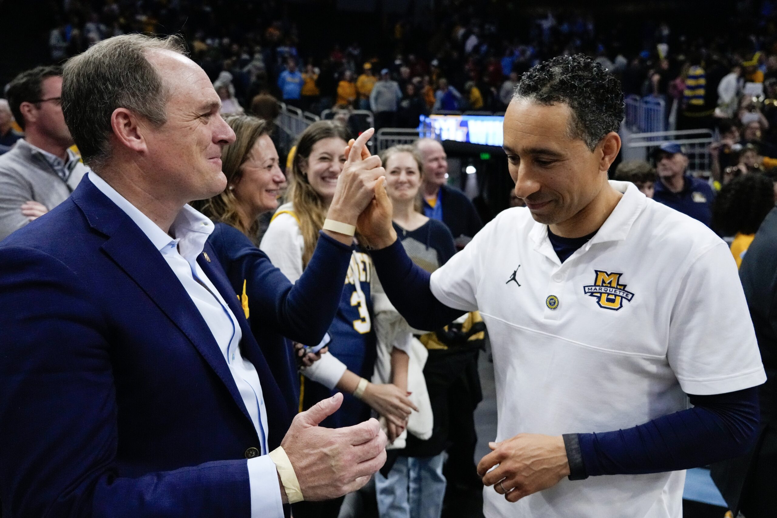 Marquette Golden Eagles head coach Shaka Smart