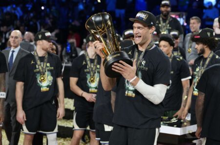 Milwaukee Bucks center Brook Lopez (11)